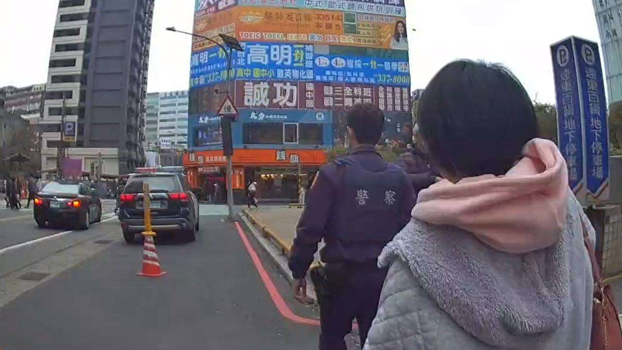 桃警強化為民服務 助迷途老嫗與離家少女平安返家 1714241