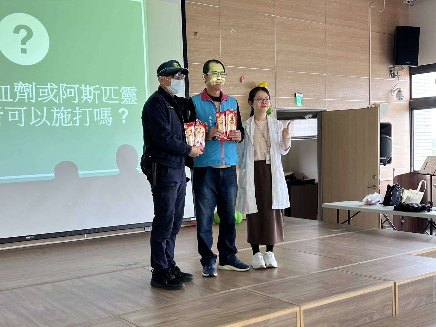 桃警春節前寒冬送暖 助弱勢家庭紓困安心過年 1721901