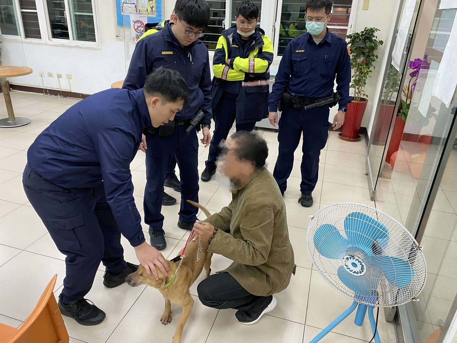 毛孩逃家!原因有洋蔥 暖警助小黃尋主返家 1726889 0