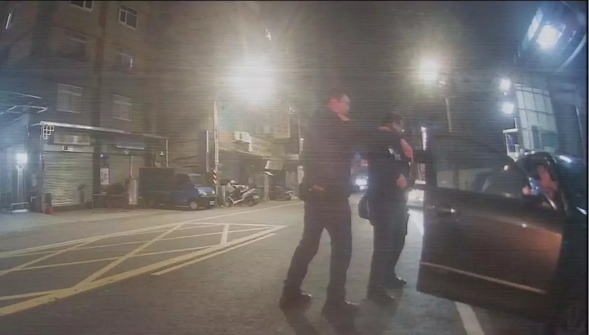 警網圍捕疑擄人涉案車輛 意外逮獲通緝男 1735111