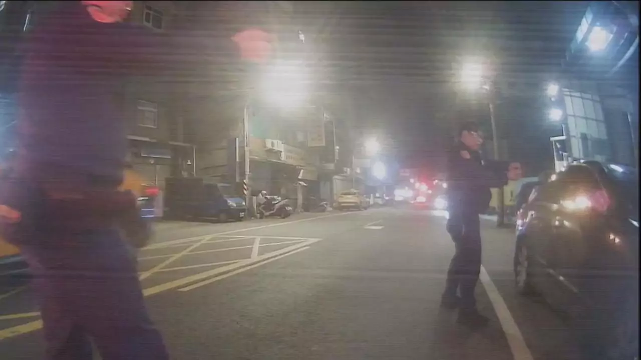 警網圍捕疑擄人涉案車輛 意外逮獲通緝男 1735112