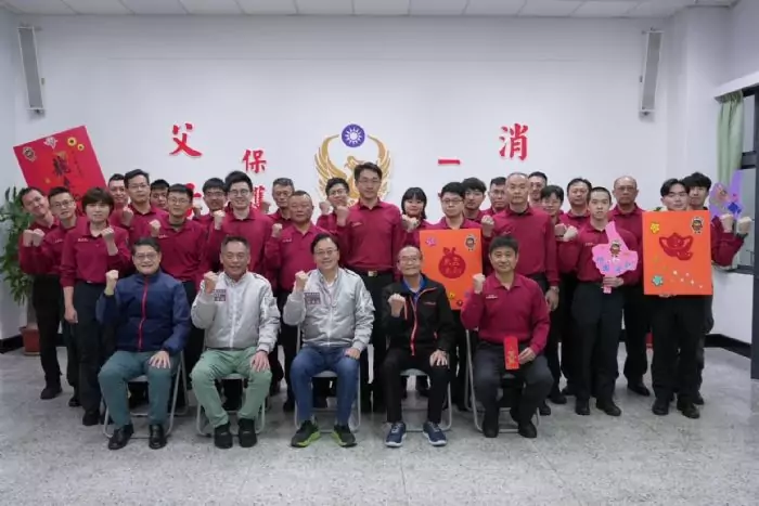 張善政赴桃消中壢分隊 慰問連假執勤人員辛勞 張善政赴桃消中壢分隊 慰問連假執勤人員辛勞