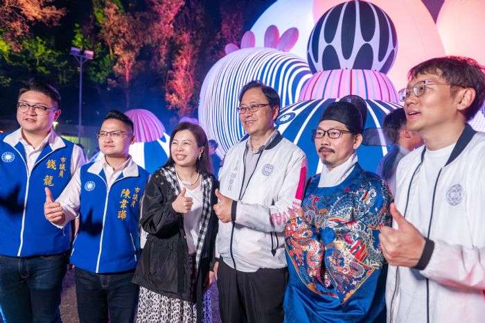 桃園燈會璀璨登場 國體大舞龍隊夜光龍表演助陣 20240221220942631