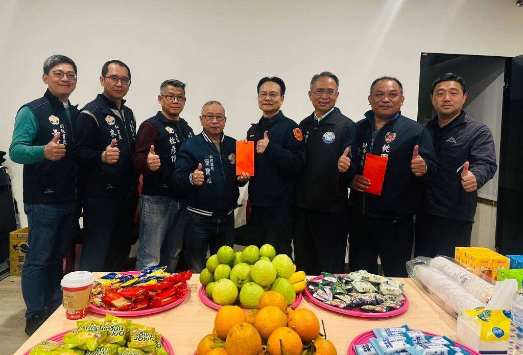 桃警堅守崗位維持燈會秩序 桃園警友辦事處做最強後盾 2581536