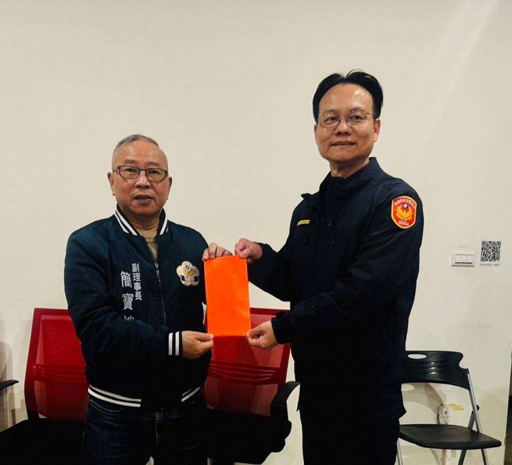 桃警堅守崗位維持燈會秩序 桃園警友辦事處做最強後盾 2581537