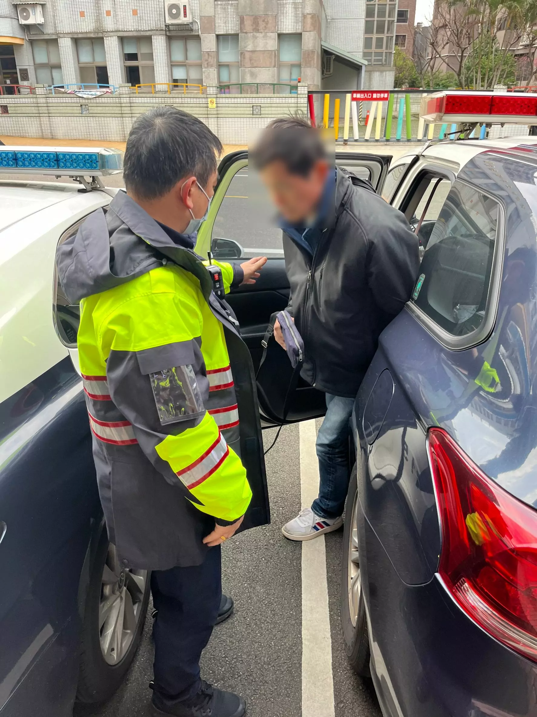 太想家!男子徒步上台66 平鎮警即刻救援 307132