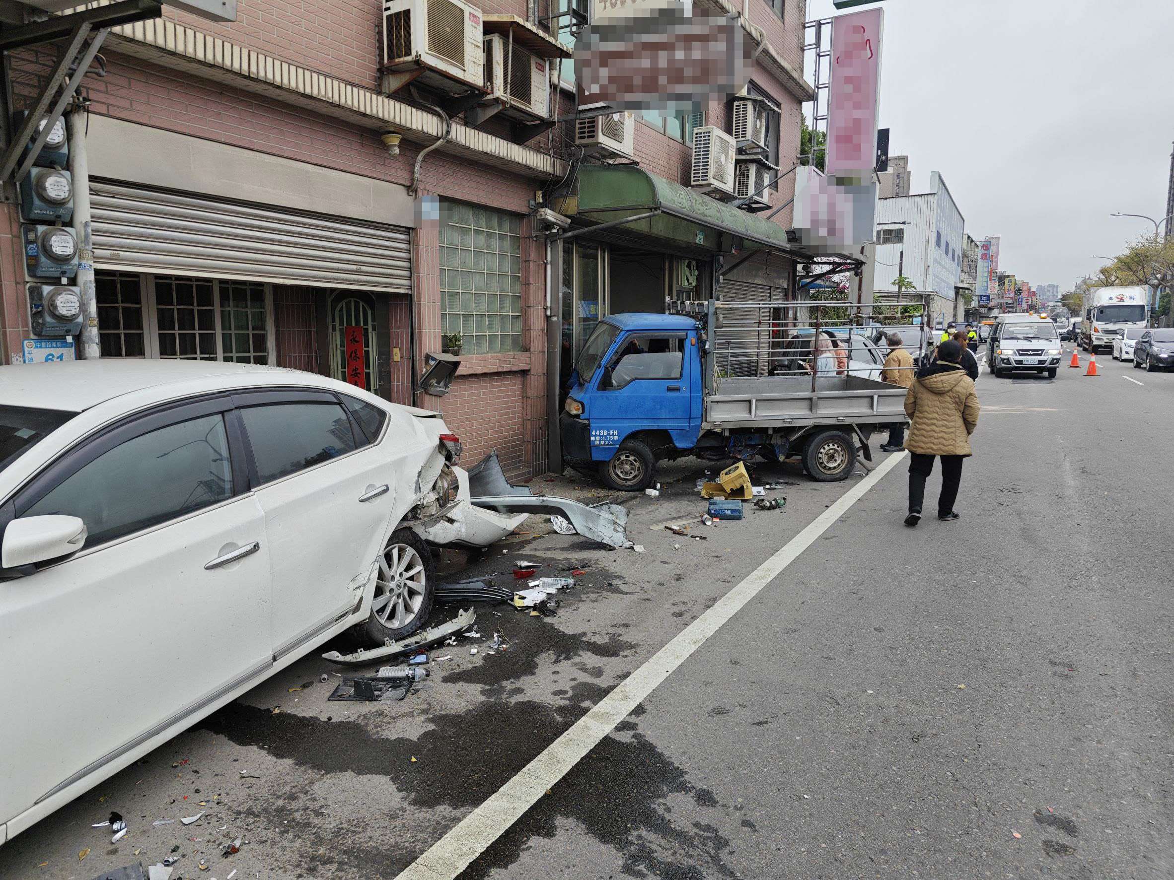 【有片】遭22歲男開車衝撞 小貨車駕駛宣告不治 313422 0