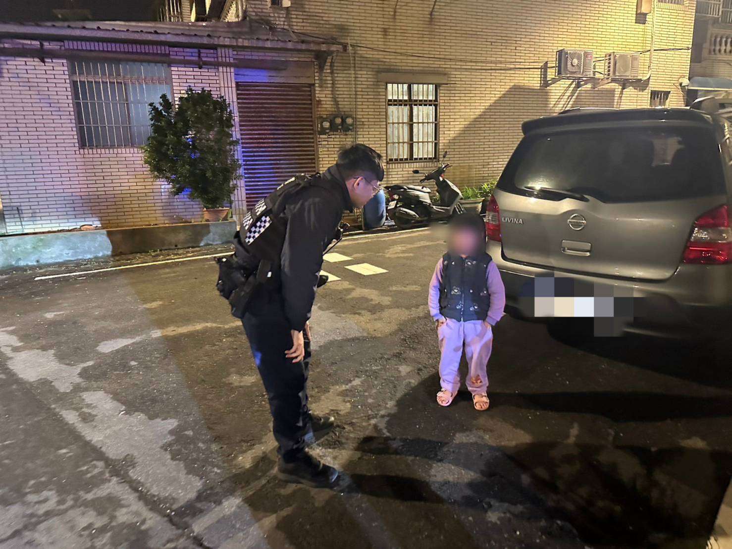 睡夢中警察來電「4歲女兒偷溜出門」 結局讓她無奈笑了 345509 0