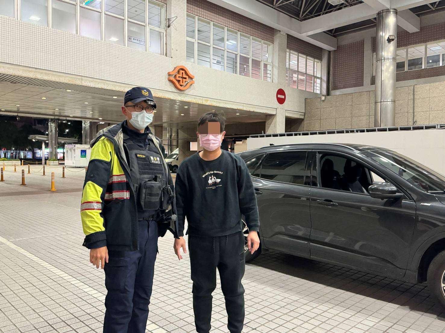 孕婦凌晨將臨盆 大園警開道15分鐘送醫待產 347422 0