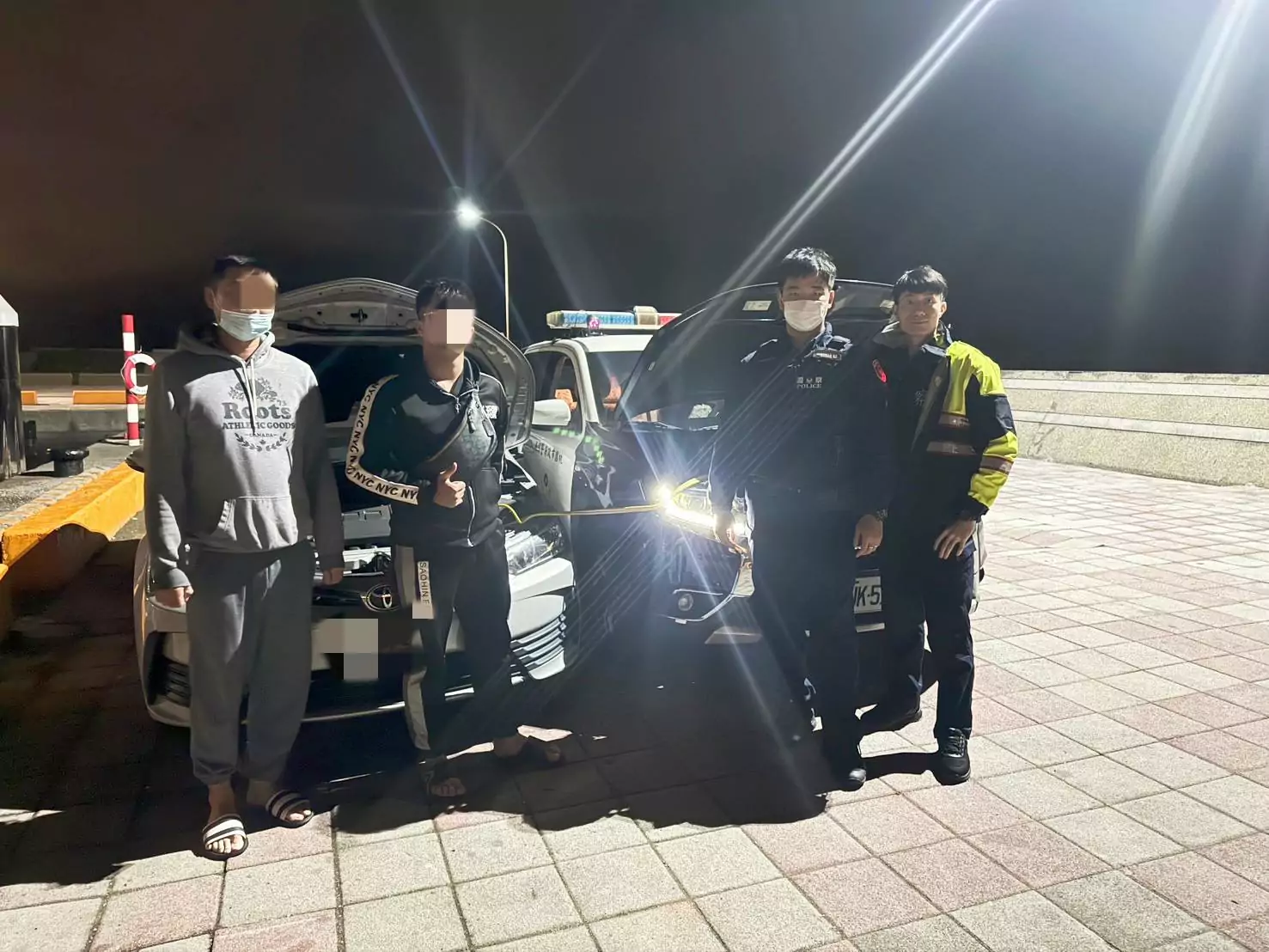 男車輛拋錨深夜困漁港 大園警及時救援助返家 男車輛拋錨深夜困漁港 大園警及時救援助返家