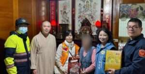 老婦舊疾復發生活陷困境 蘆竹警攜手民間團體送愛心