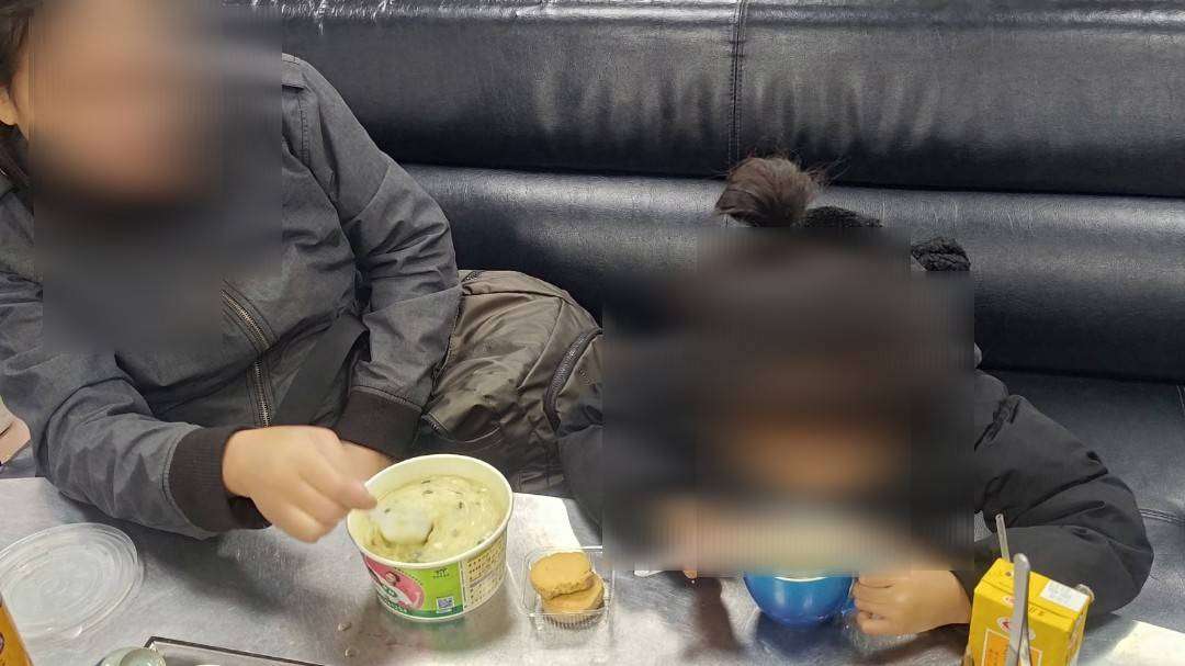 單親母將入獄擔心幼女無所依 蘆竹警與社福團體暖心協助 395387