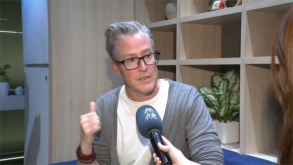 黃嘉千淚訴遭暴力對待 夏克立:她在演舞台劇