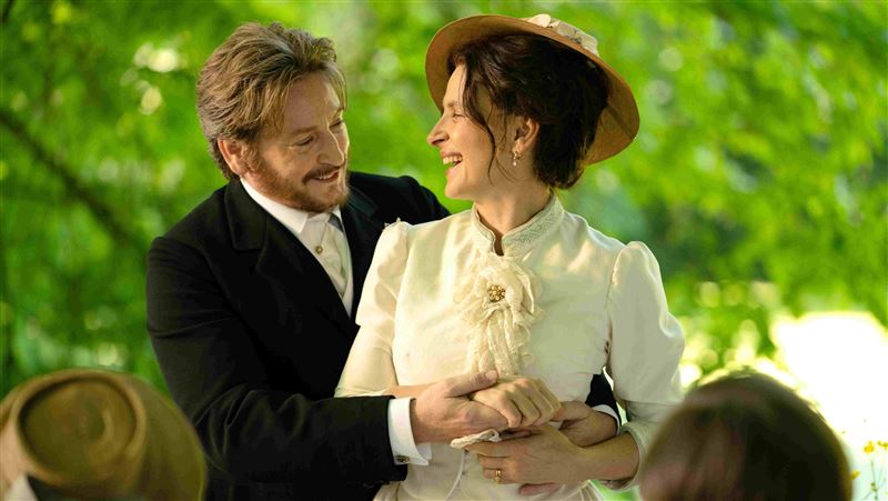 分手夫妻竟濃情蜜意!脫稿激吻全場驚呆