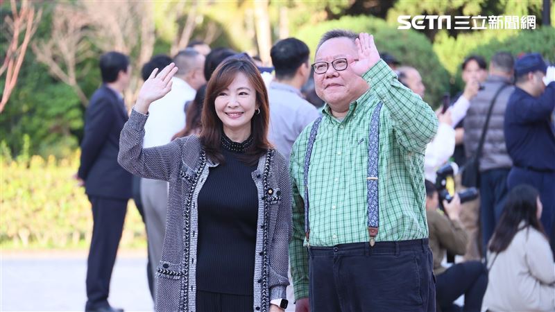 黃主任真的現身立法院!陪郭昱晴走上紅毯