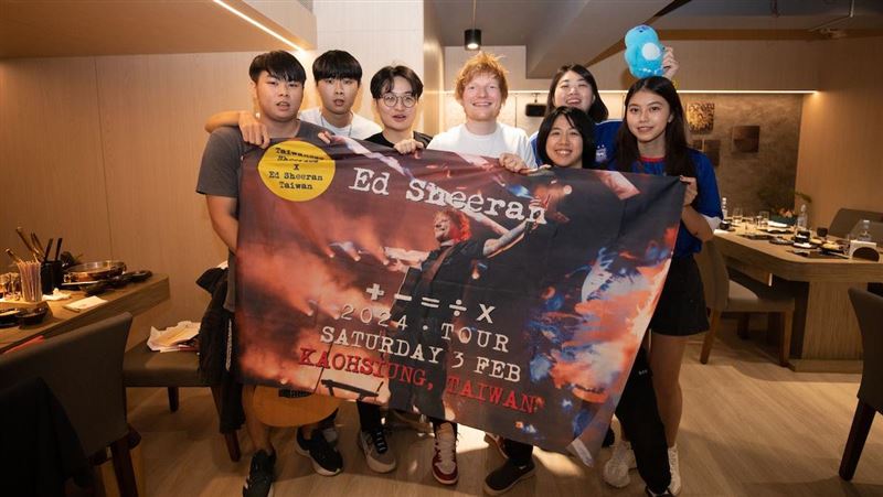 紅髮艾德高雄開唱 邀6粉絲嗑鍋超親民