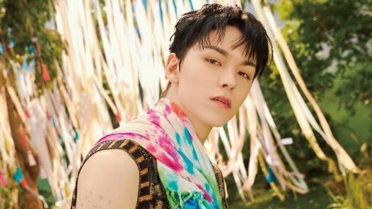 SVT成員Vernon不怕寒流!曝:太熱去游泳