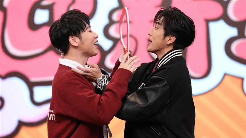 焦凡凡不要看 婁峻碩與「他」磨鼻被拍