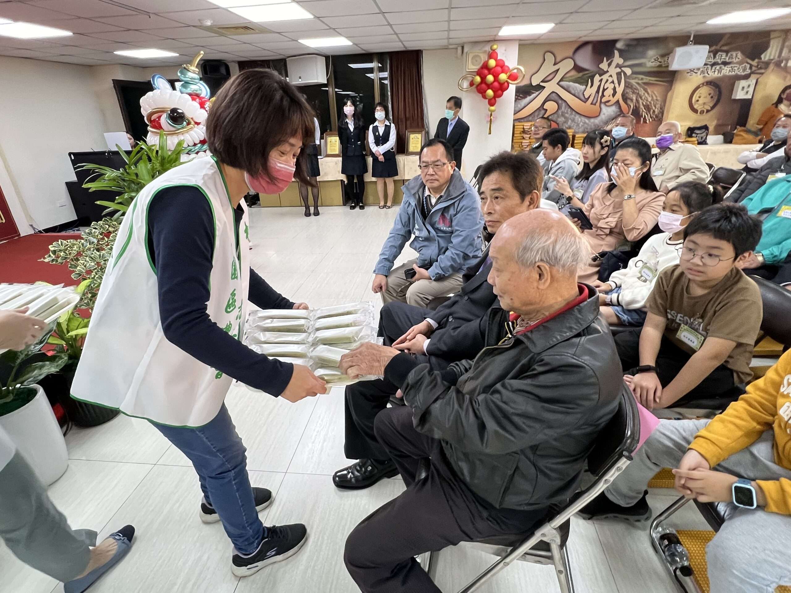 桃園農民節大會表彰傑出農友 王明鉅鼓勵青年傳承農業 47344987 C132 4D97 A94C C8662DFD380A scaled