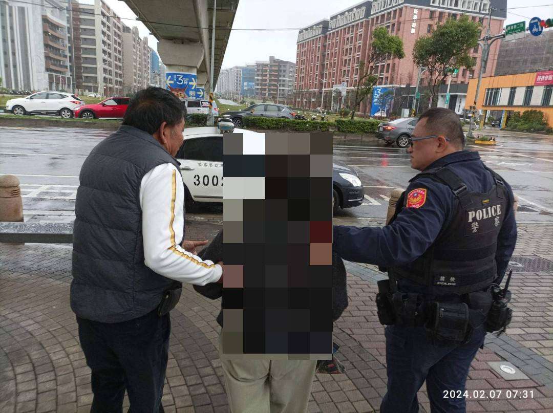 失智老婦迷途捷運站徘徊 桃捷警助平安返家 730631 0