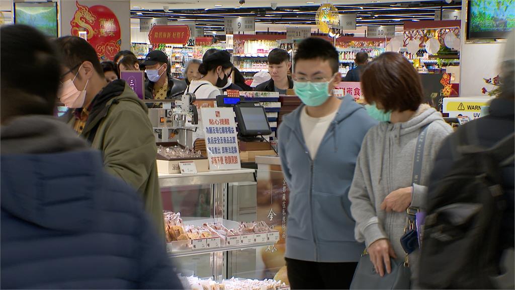 初二百貨公司現人潮 百貨餐廳.伴手禮區業績漲2成