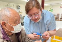 桃園榮家辦理助聽器檢測保養 提升長輩配戴意願