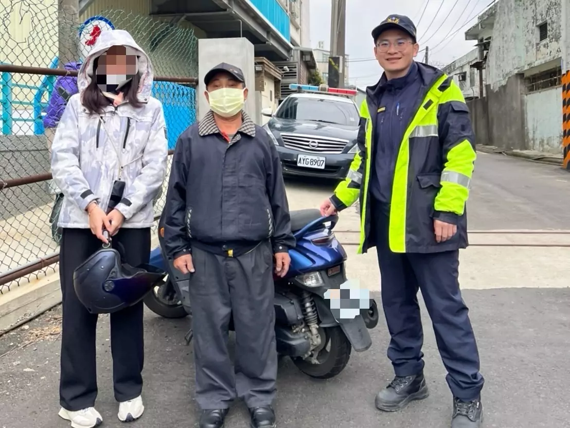 女子車拋錨受困路旁 楊梅巡警助排除解圍 女子車拋錨受困路旁 楊梅巡警助排除解圍