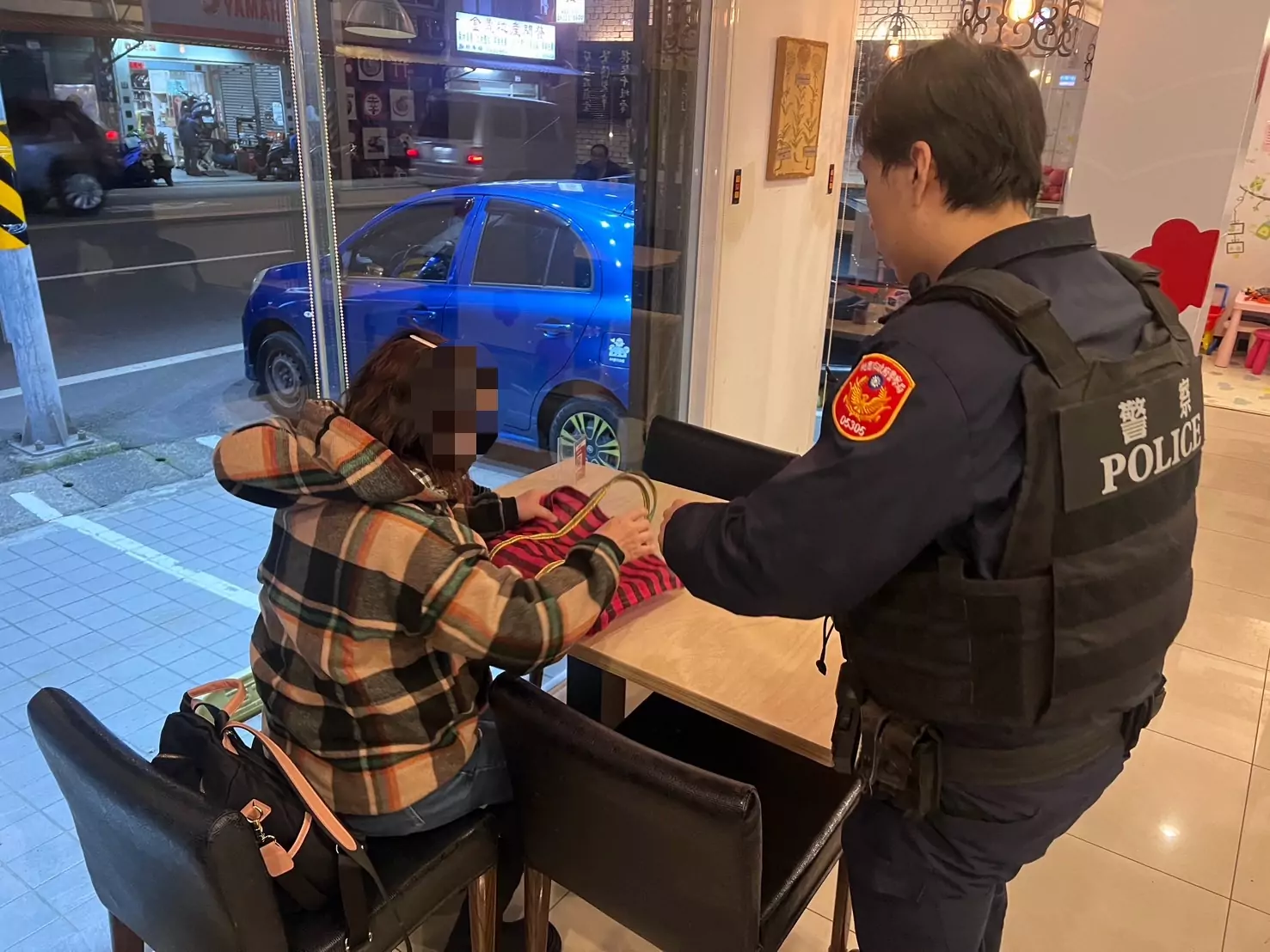 失智婦夜間獨自徘徊 楊梅警靠這招找到家屬 S 14286960