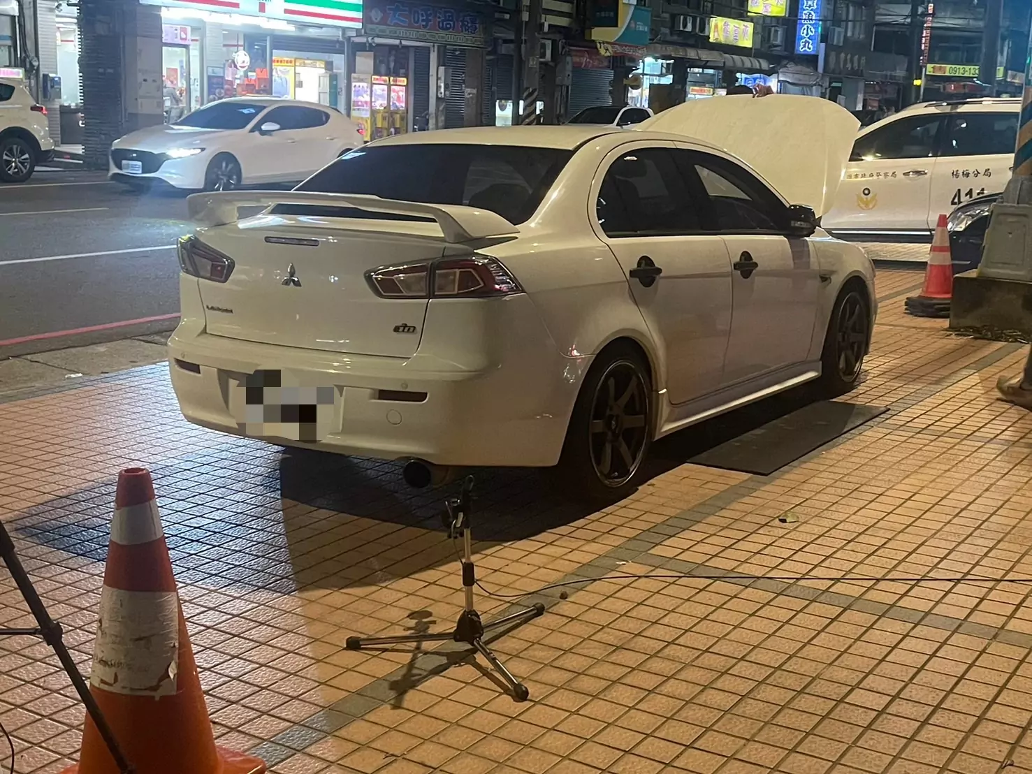 楊梅警取締噪音超標 頭文字D同款車輛慘遭罰 楊梅警取締噪音超標 頭文字D同款車輛慘遭罰