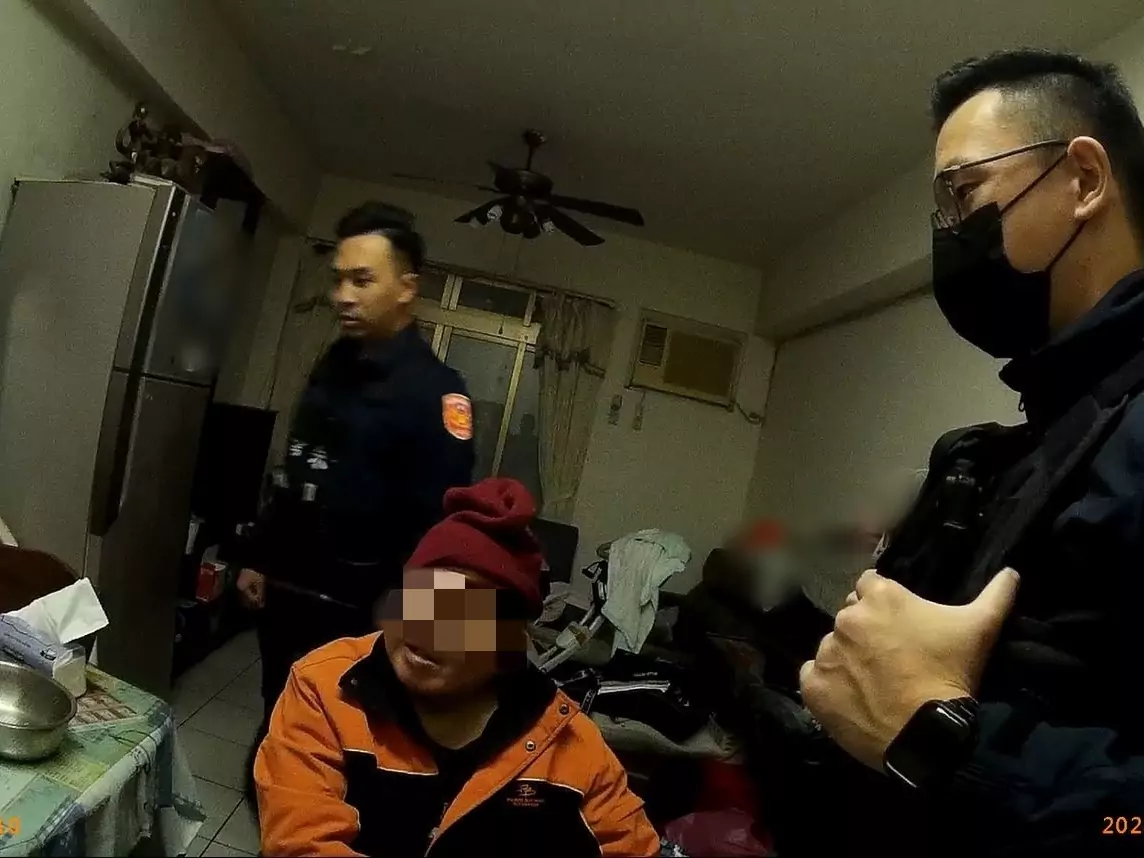 男子外出癲癇發作 中壢警消火速伸援 S 198623284 0 副本 0