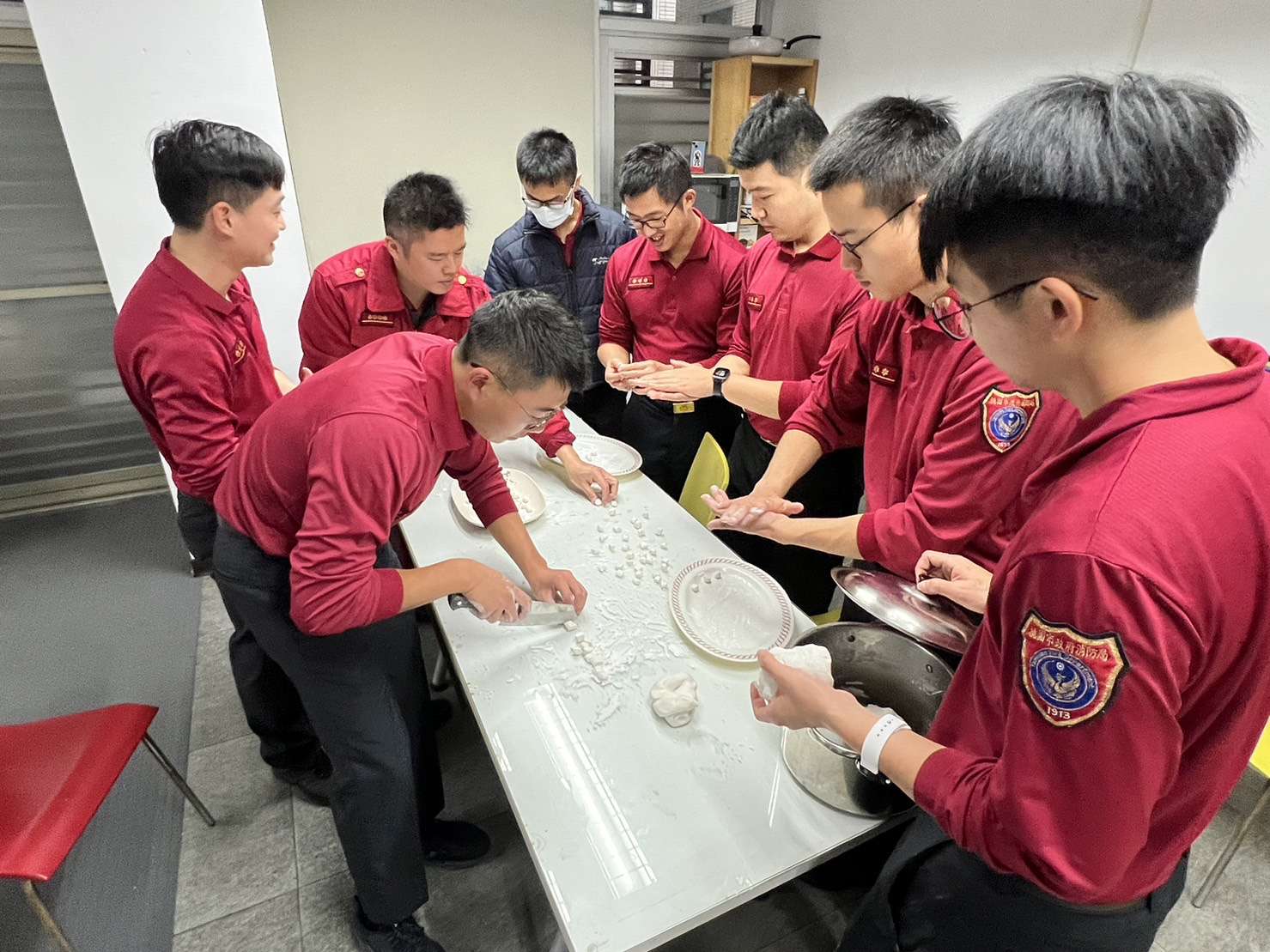 春節連假守護市民安全 桃消龜山分隊包水餃共度春節 S 24526872
