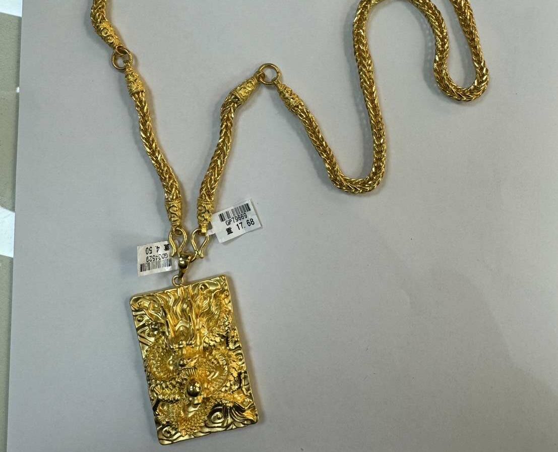 【有片】男銀樓奪19萬金項鍊就跑 熱心民眾秒逮人