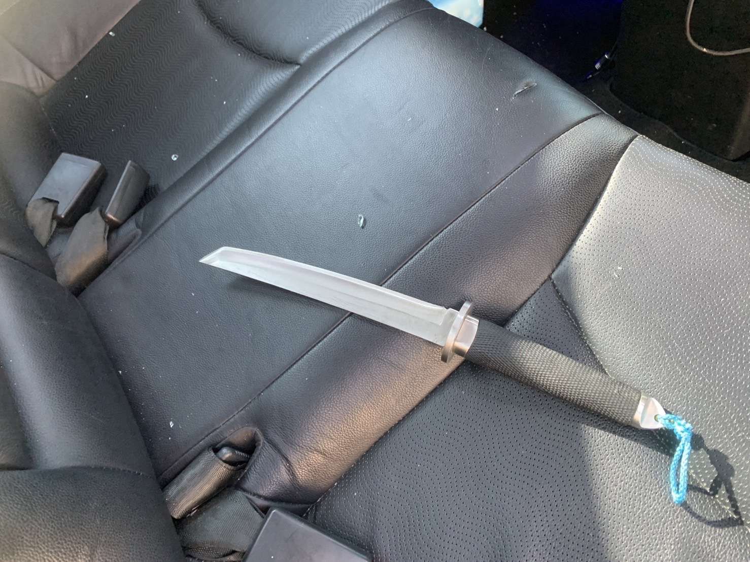 【有片】男持刀向父母要錢不成 酒駕逃逸衝撞警車 S 69116126