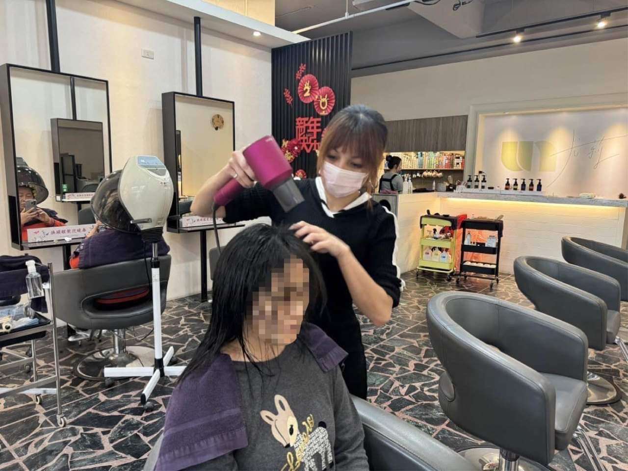 勞動部桃竹苗分署職訓助攻 櫃姐婚後離職8年變身美髮師 S 74973228