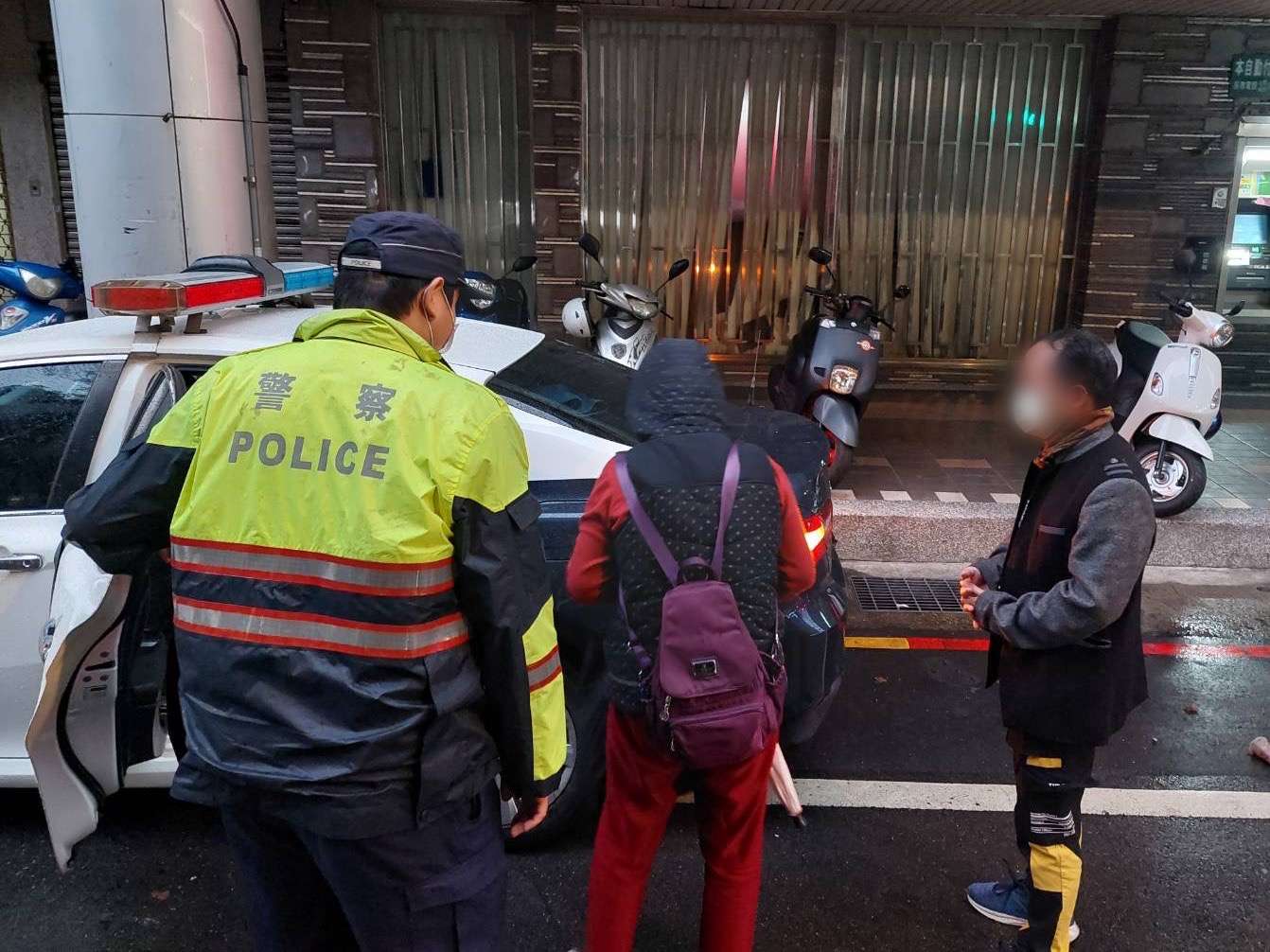 龜山暖警熱心為民服務 助逃家少女、失智婦成功返家 S 97239160