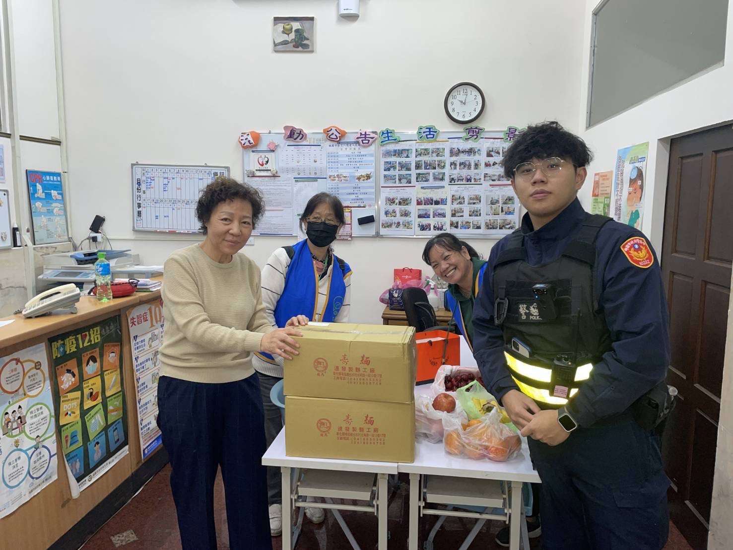 八德暖警主動關懷弱勢 協助紓困助安心過年 S 9838601