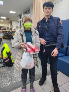 失業婦體力不支險倒地 龜山警急伸援手