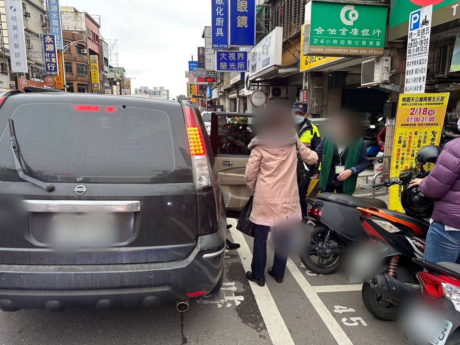 年前大額存提款免驚 八德警護鈔守護財產安全 S 9912347 0