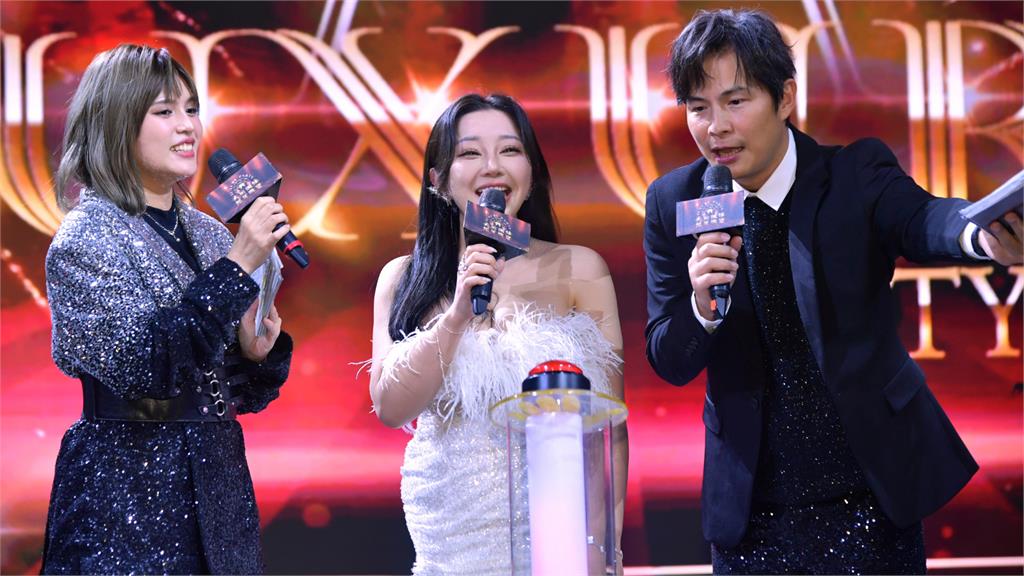 天后闆妹營業額破15億!「尾牙演唱會」50萬網朝聖:幸福企業