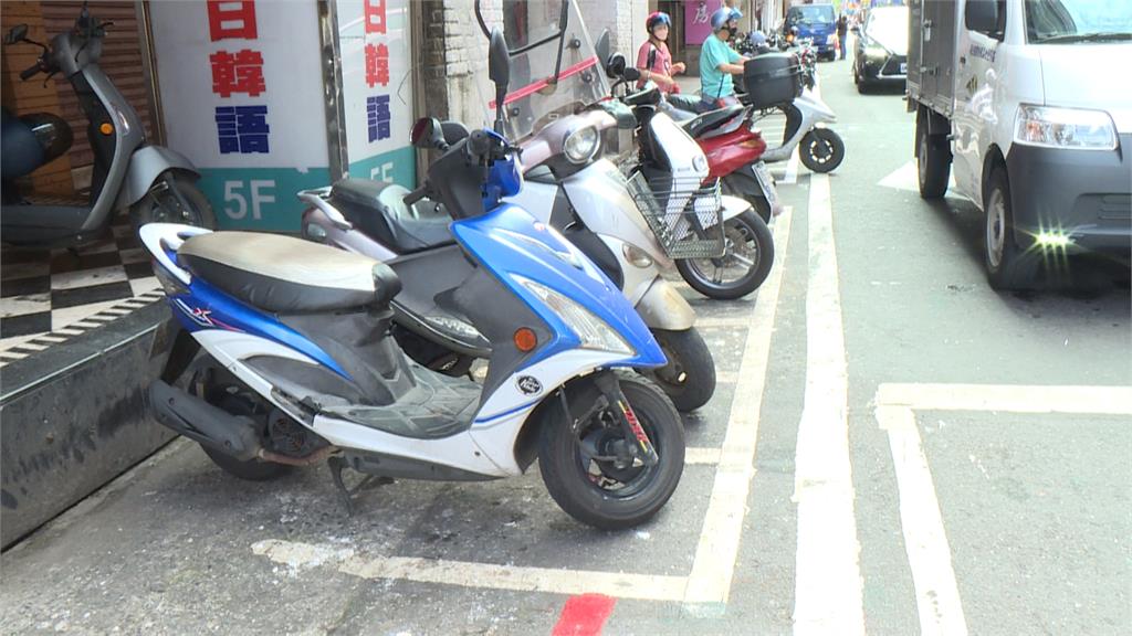 比垃圾更狠!他紙袋掛機車被偷…竟喊「謝謝帶走」真相網笑翻