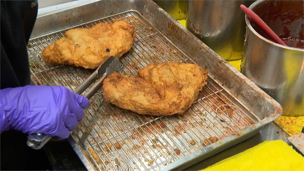 外送雞排竟吃到訂書針 業者澄清:應是鋼絲球碎屑