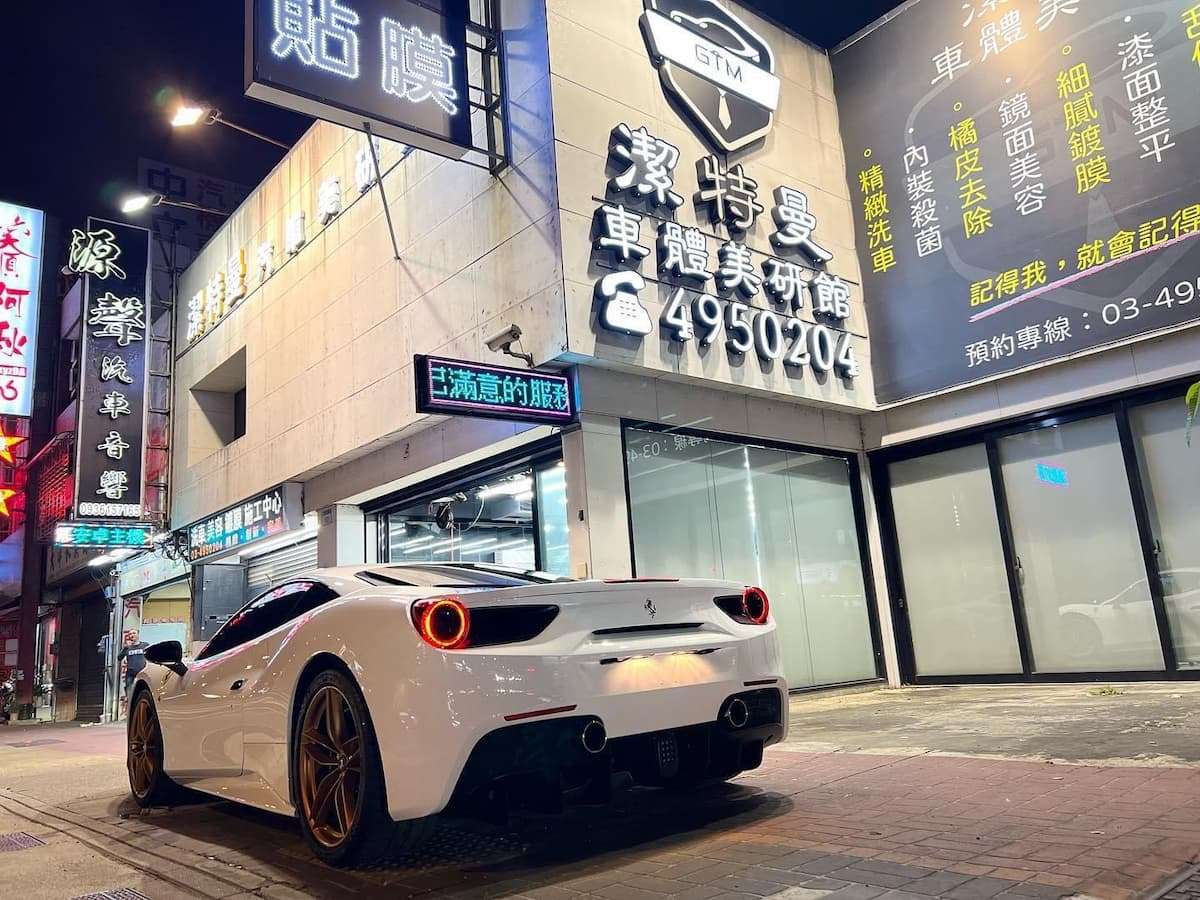 三圖說：全方位汽車美容服務，打造愛車嶄新光采。（圖潔特曼車體美研館） 0