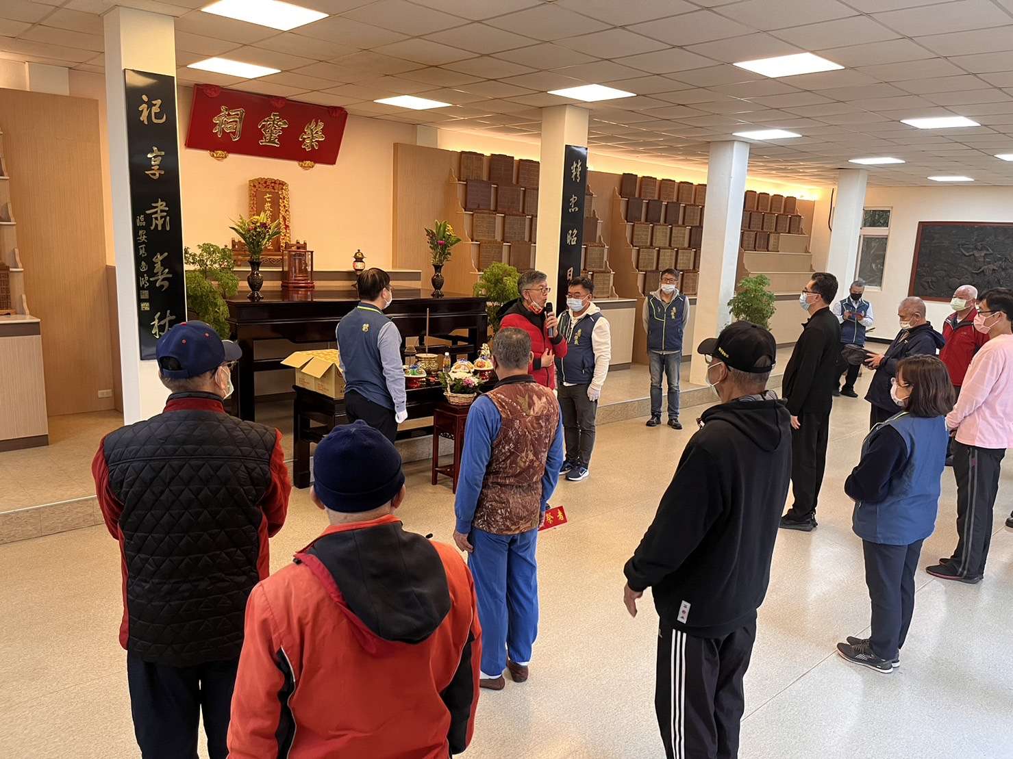桃園榮家春節祭祀 表達追思緬懷先烈 陳平主任熱情溫暖向榮民長輩致意