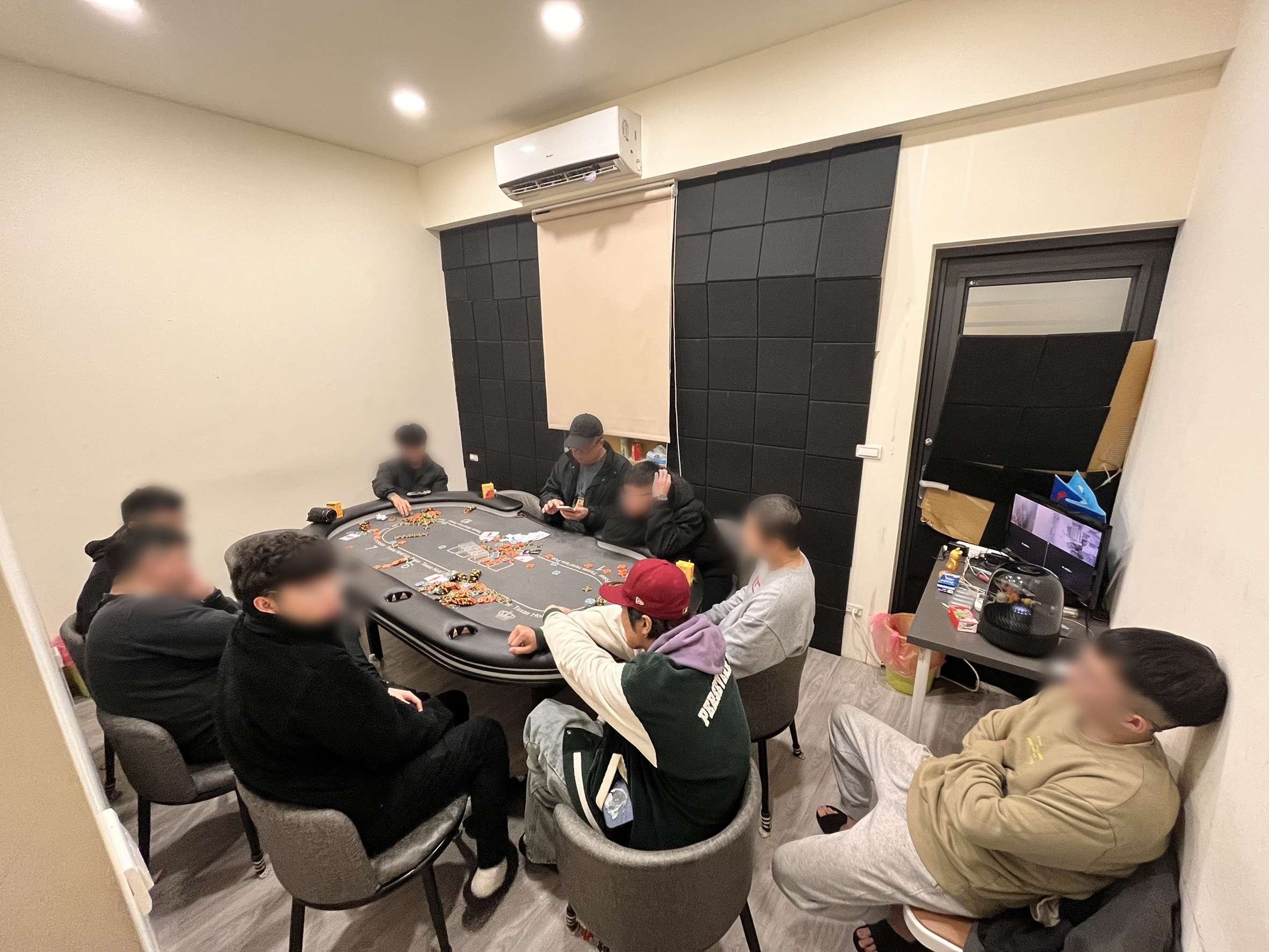 壢警破獲德州撲克賭場 11人當場被逮 13