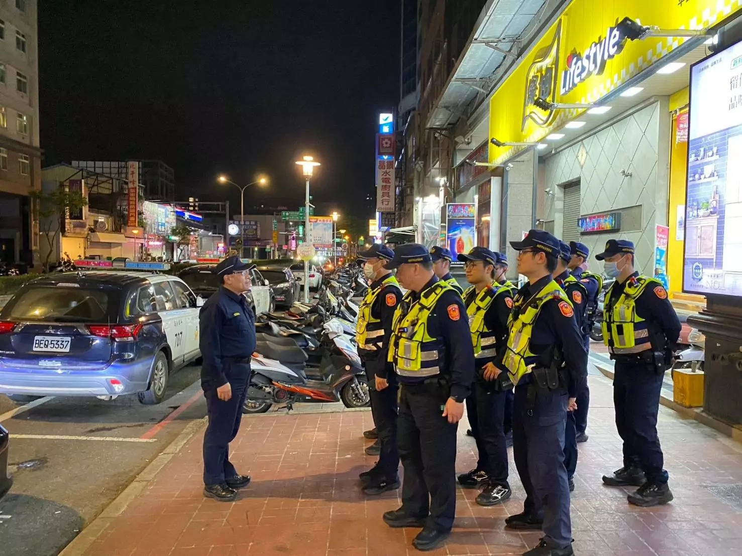 平警雷厲掃黑 維護社會治安 平警雷厲掃黑 維護社會治安