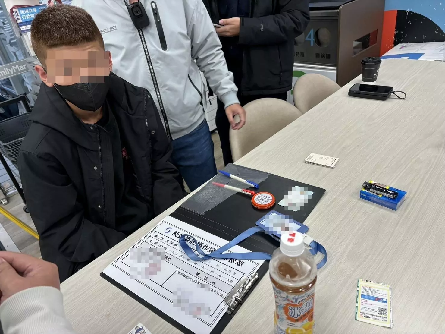 桃警埋守逮詐騙車手 他急喊:我也是受害人 桃警埋守逮詐騙車手 他急喊:我也是受害人