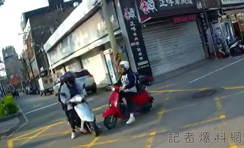 【有片】女騎士煞不住撞成一團 3人慘摔在地
