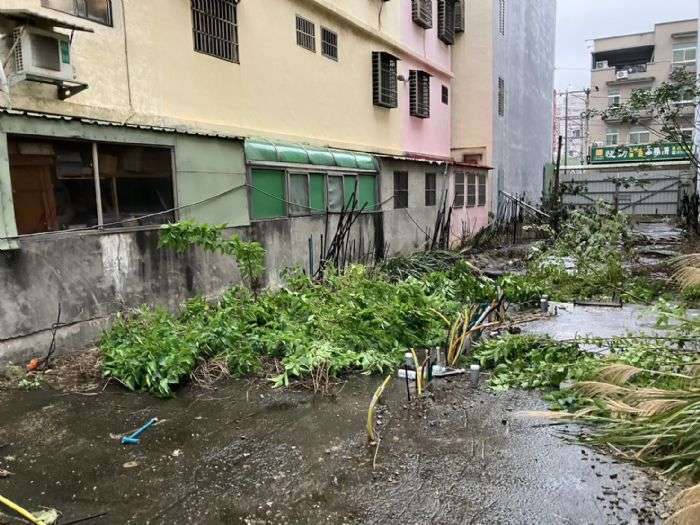 「害鄰屋損」 居民控建商態度消極 建管處要求速處 20240313174415138