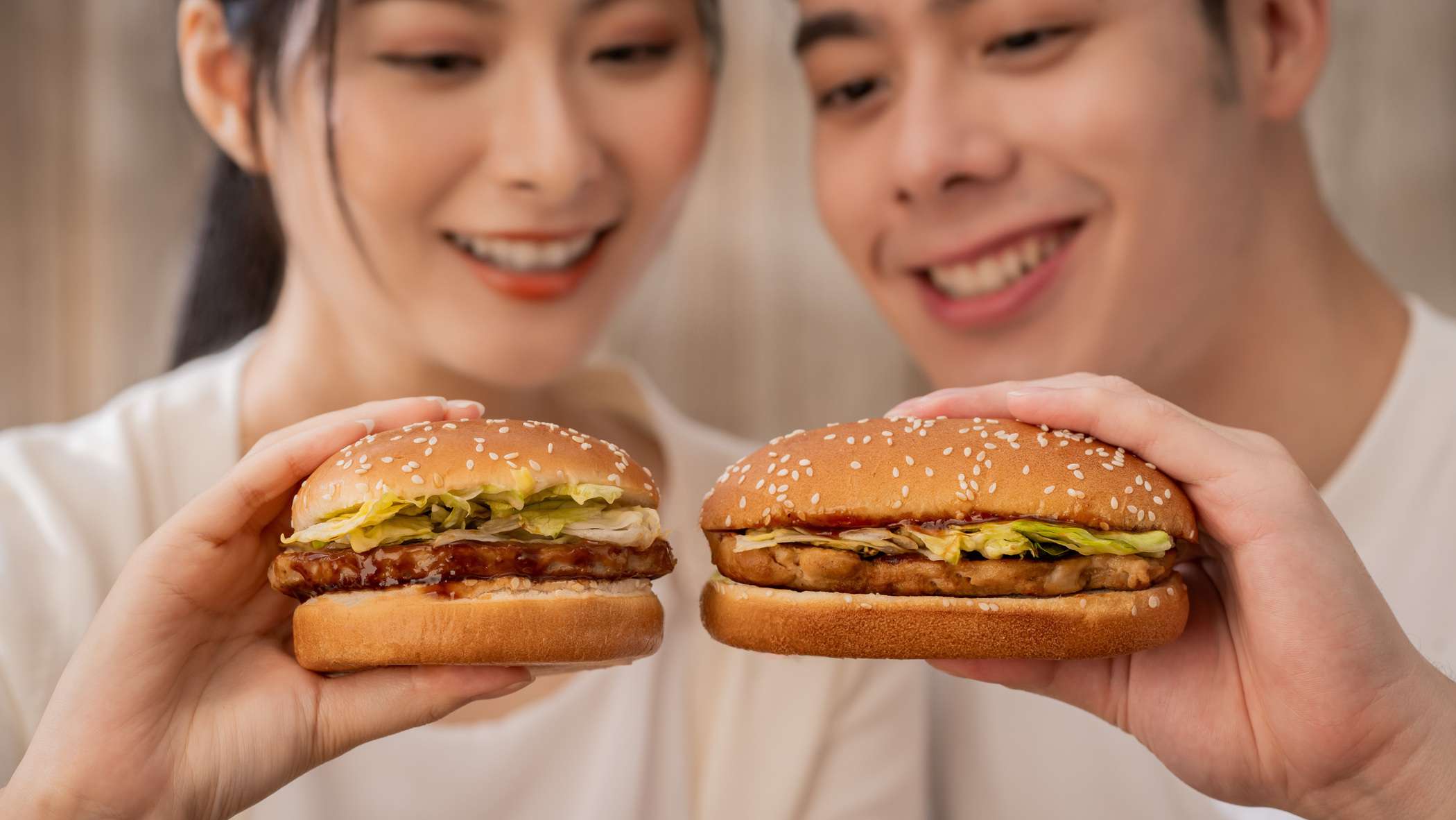網友敲碗成功!麥當勞焦糖冰奶茶回歸菜單長期供應 20240326 03