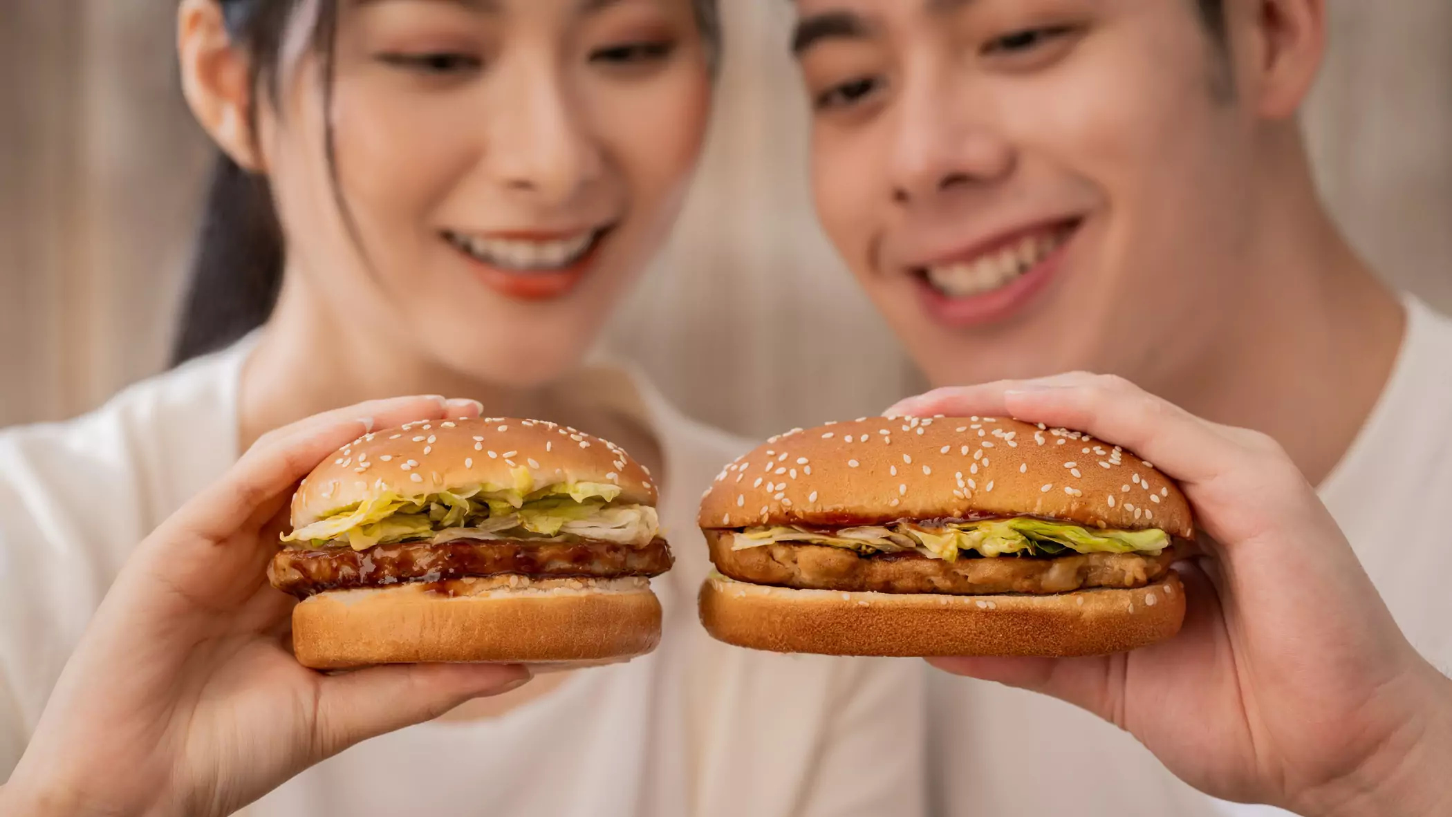 網友敲碗成功!麥當勞焦糖冰奶茶回歸菜單長期供應 20240326 03